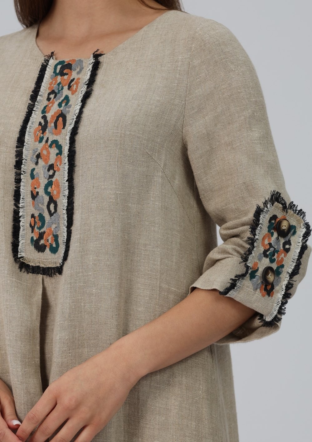 Платье женское "Азалия" модель 463н/1 светлый натуральный лен