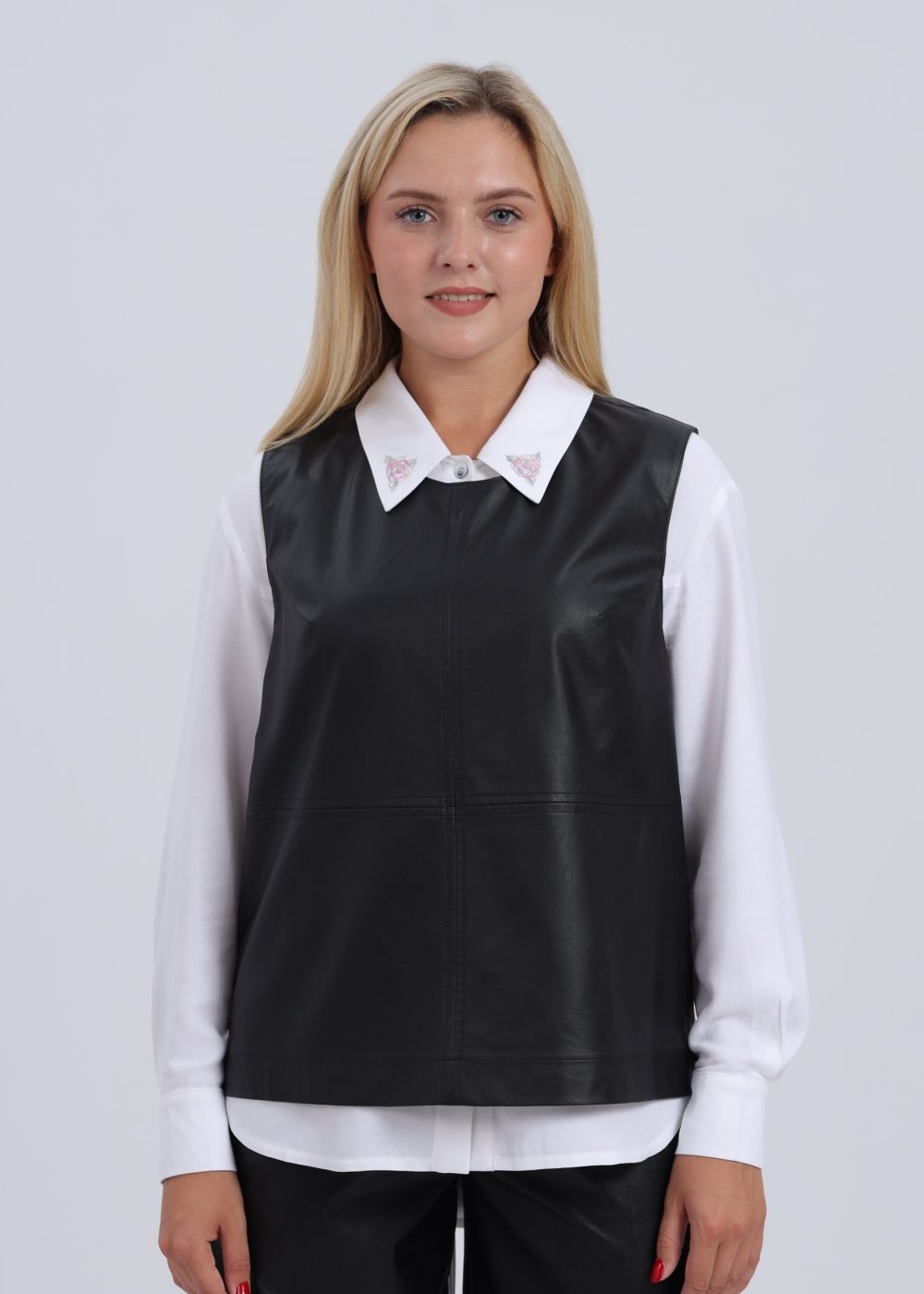 Жилет женский модель 824 черная экокожа