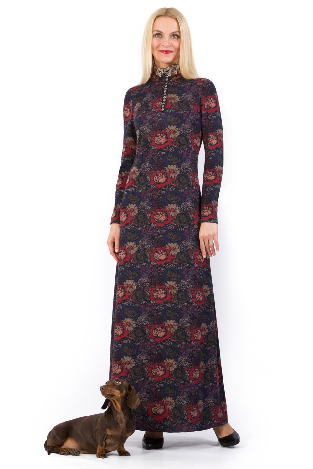 Платье женское "Вернисаж" длинное с кружевом модель 754/1 красно-синие цветы