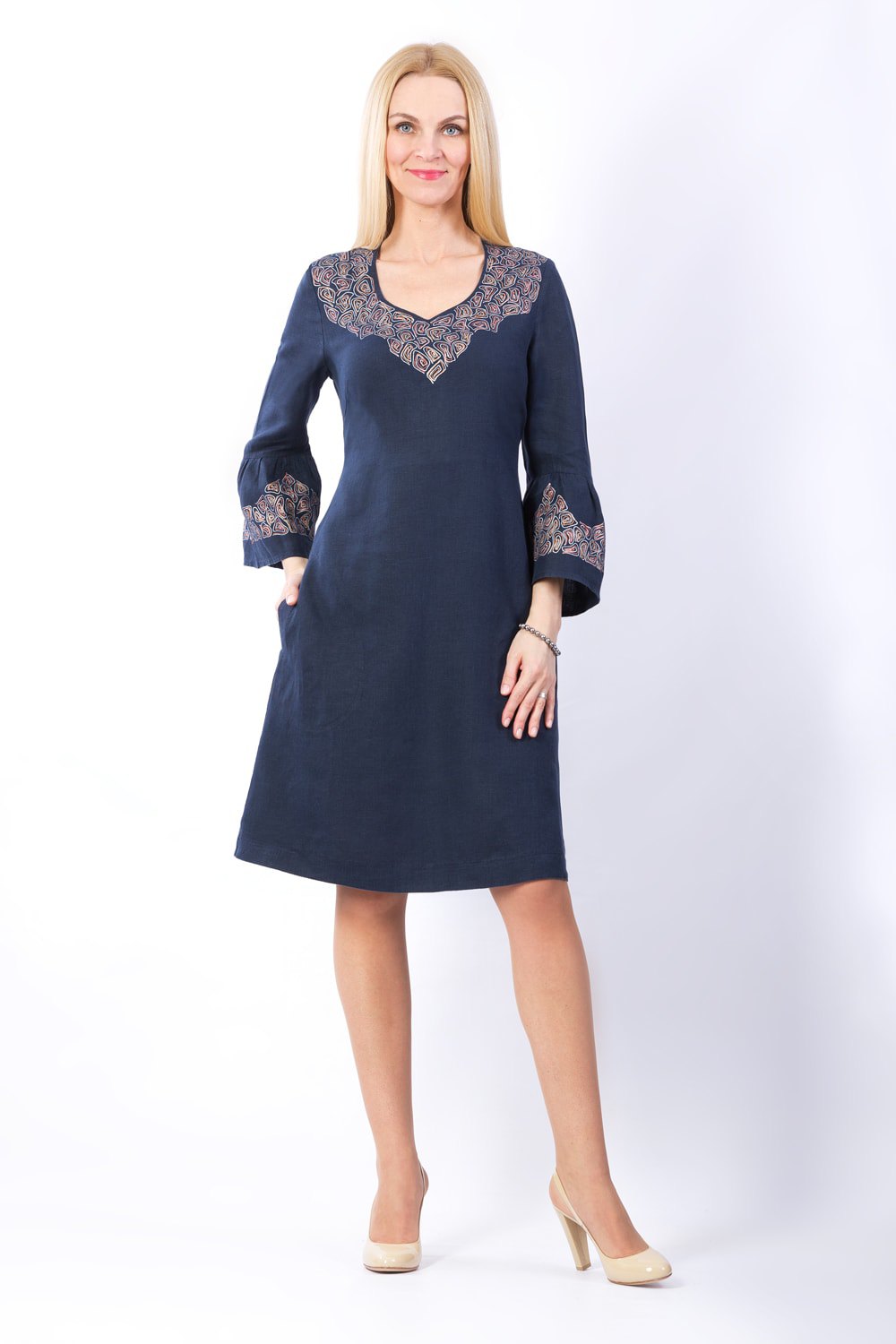 Платье женское "С широким рукавом" модель 392 темно-синее
