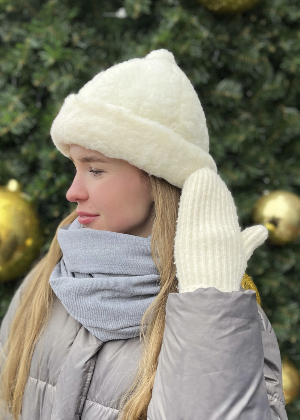 Шапка женская модель 910 шерсть белая