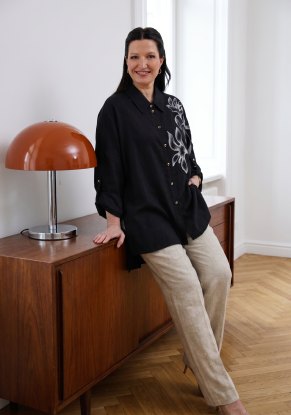 Блузка женская черная "Классика" роспись цветы модель 102р